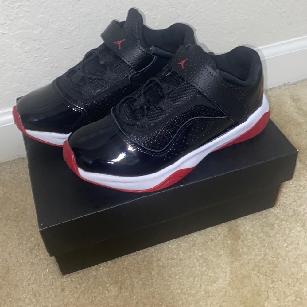 Air Jordan 11 CMFT Low Shoes